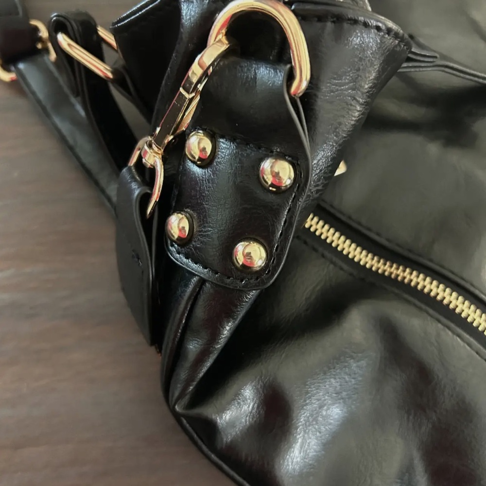 COPY - Softest Vegan Leather Convertible Crossbody Bag - Picture 6 of 11